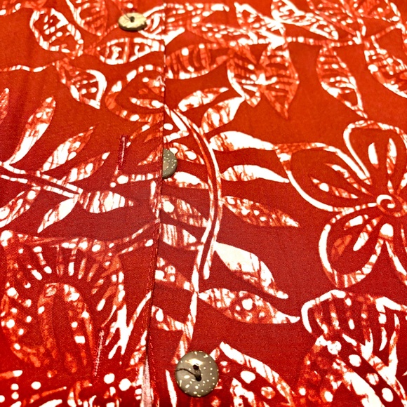 Red/White Floral Pattern Hawaiian Shirt - Picture 4 of 12